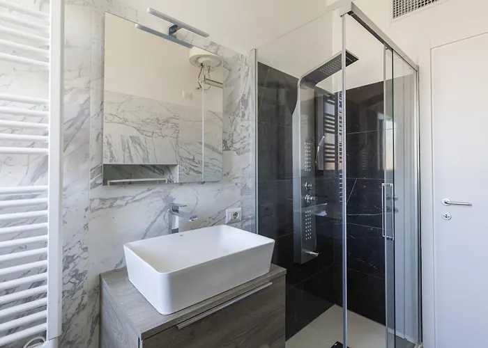 Hostly-the Happya Lodge-by San Giovanni Laterano *